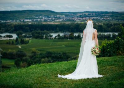 Hochzeitsfotos in Stuttgart Shooting im Weinberg Ausblick